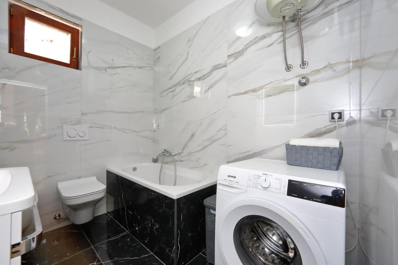 Apartment Lucijan บาร์บินเย ภายนอก รูปภาพ