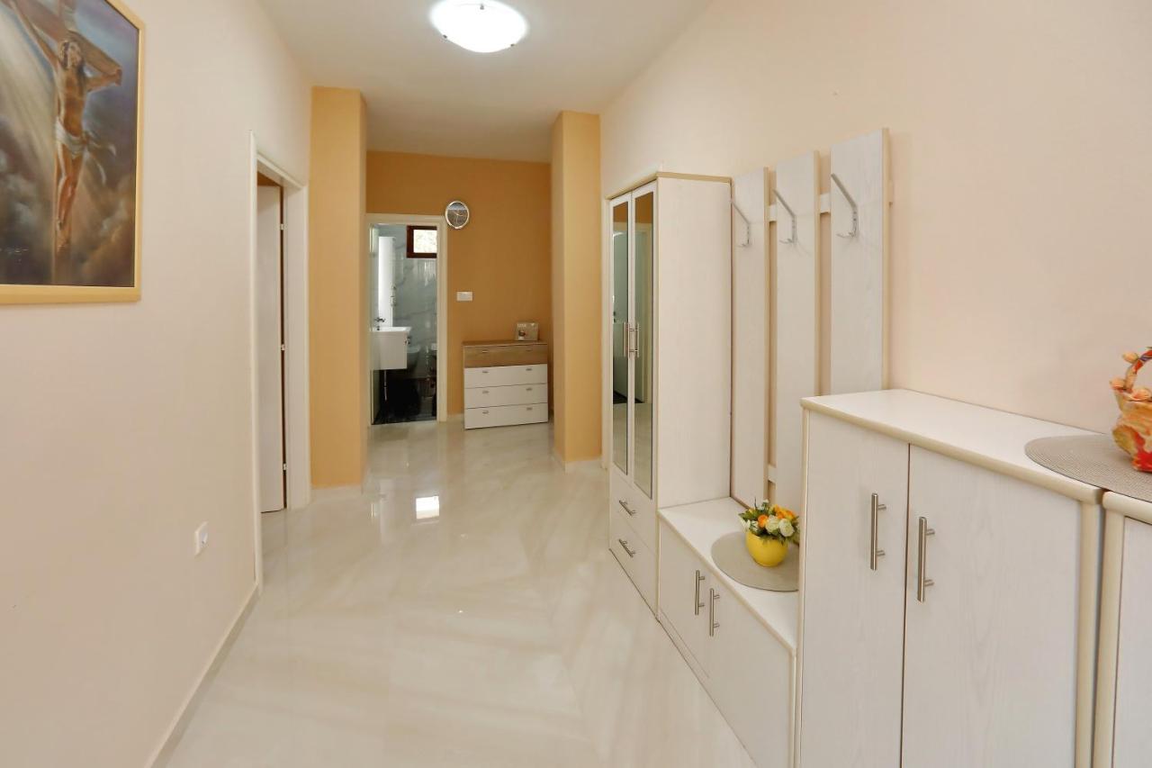 Apartment Lucijan บาร์บินเย ภายนอก รูปภาพ