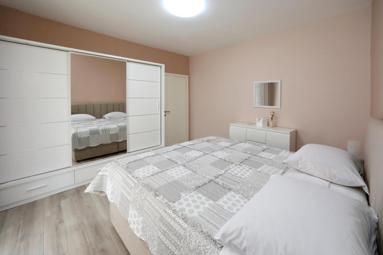 Apartment Lucijan บาร์บินเย ภายนอก รูปภาพ